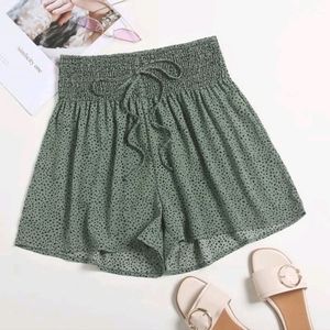 Shirred waist shorts